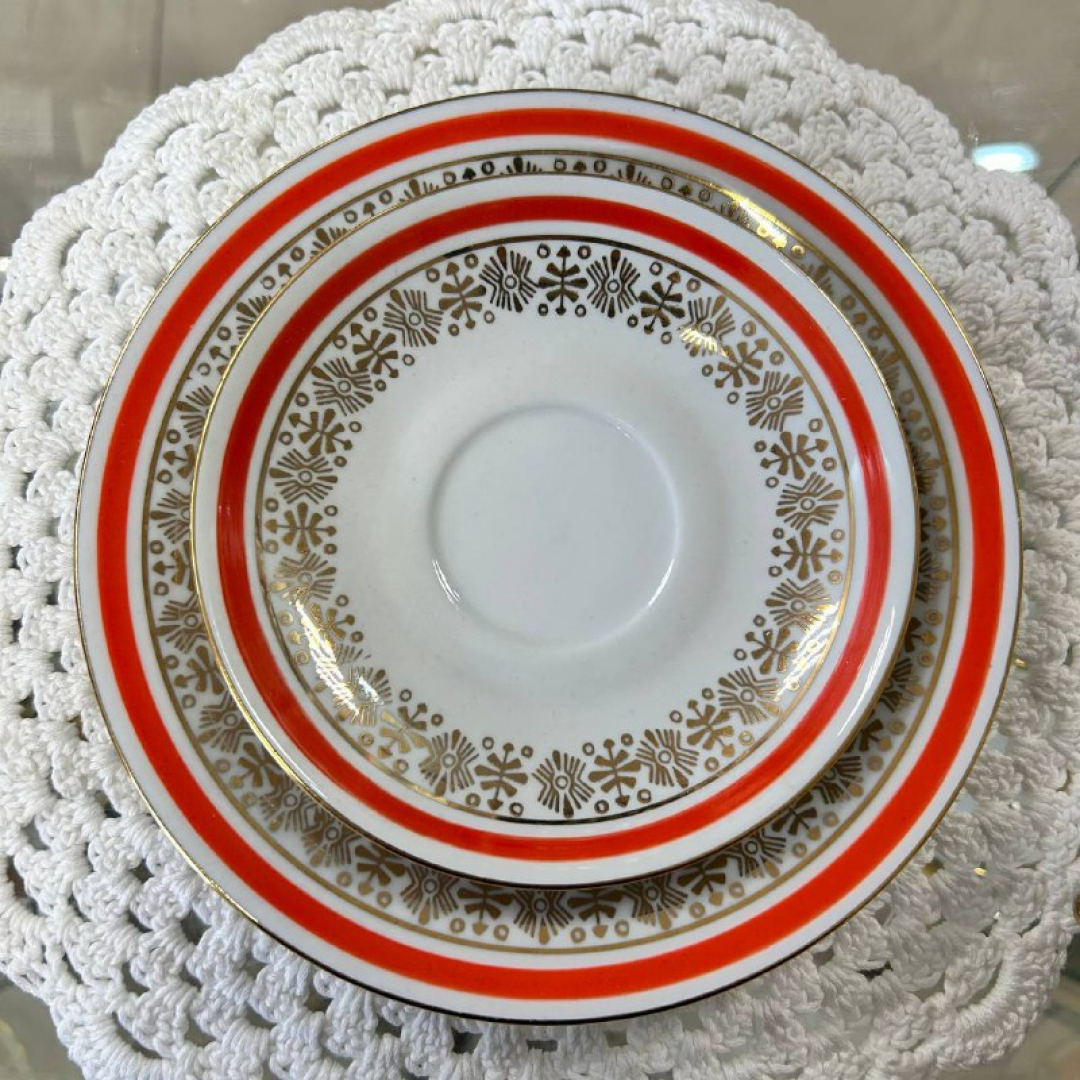 Чайное трио Германия. Твердый фарфор, деколь, позолота. Треугольная ручка. Маркировка. Винтаж. Картинка 4